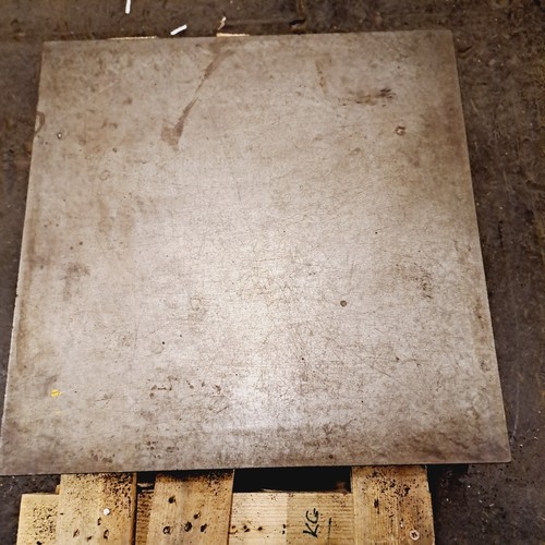 Surface Plate - Engineers Marking Out Table - 18" x 18" - 450mm x 450mm - Picture 2 of 8