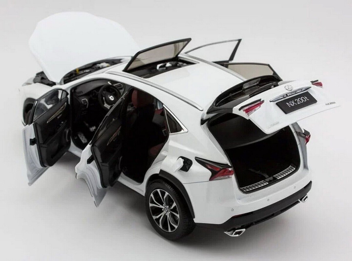 Lexus NX 200t コレクターズエディション 1/18スケール ホワイト 1/18 Scale LEXUS NX 200T SUV White Diecast Car ModelToy