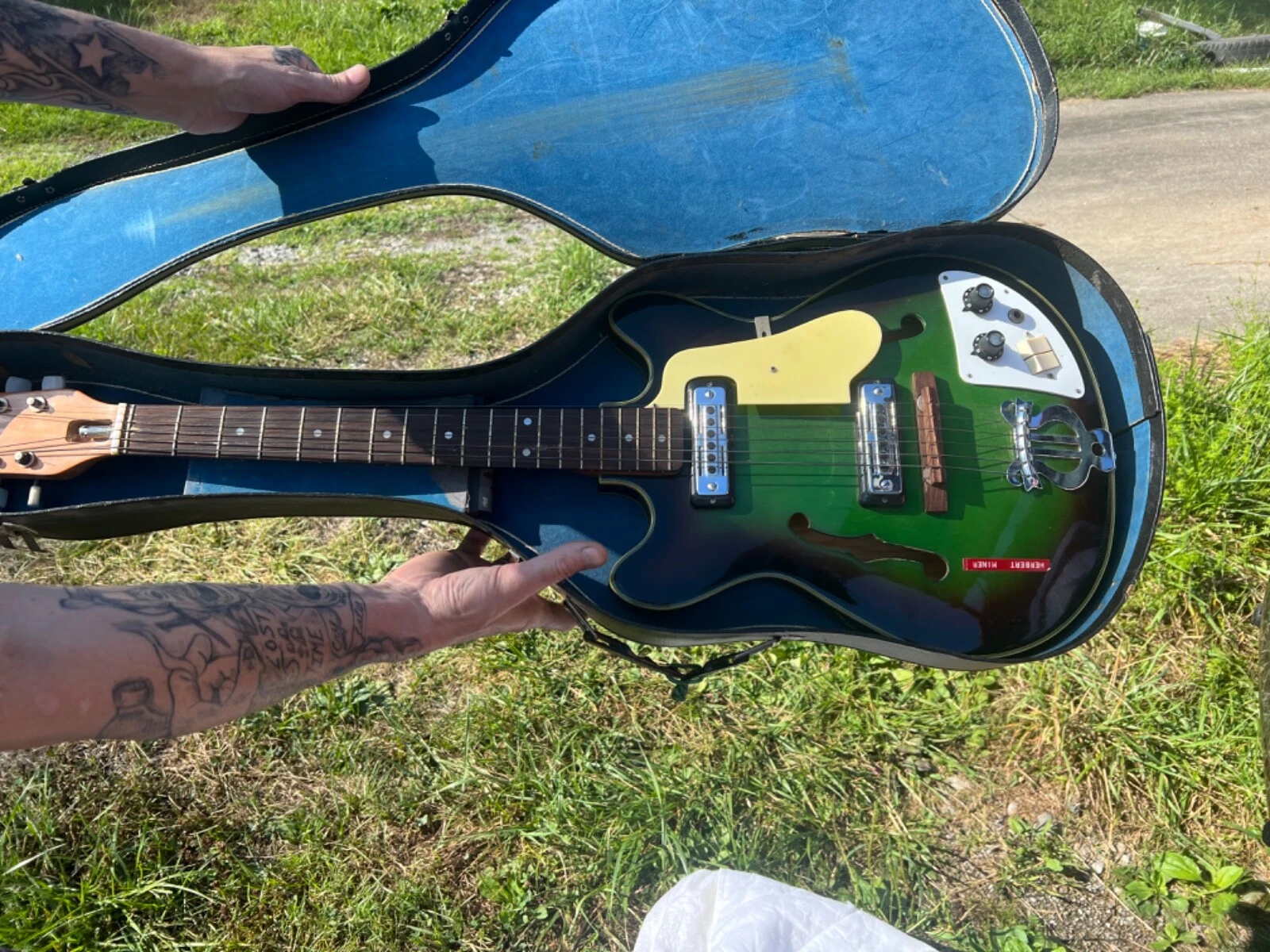 Picture 1 of 6