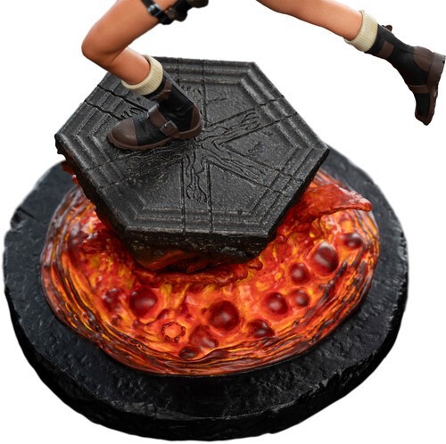 🔥PRESALE🔥 Weta Tomb Raider: The Sanctuary of Flame Lara Croft Miniature Statue - Picture 10 of 11