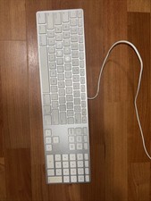 A1243 Apple aluminum metal wired KEYBOARD QWERTY 2 USB Ports
