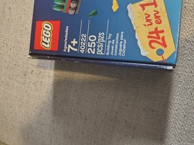 LEGO 40222 Christmas Build Up set NEW 24 in 1