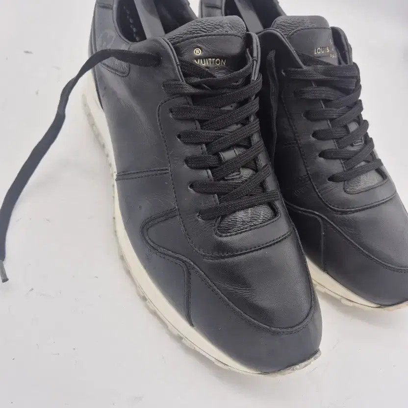 Louis Vuitton Black Leather Sneakers 260 US Size