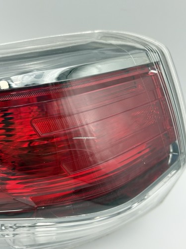 2014-2019 Toyota highlander Tail Light Left Outer Assembly No Bulbs - Picture 2 of 13