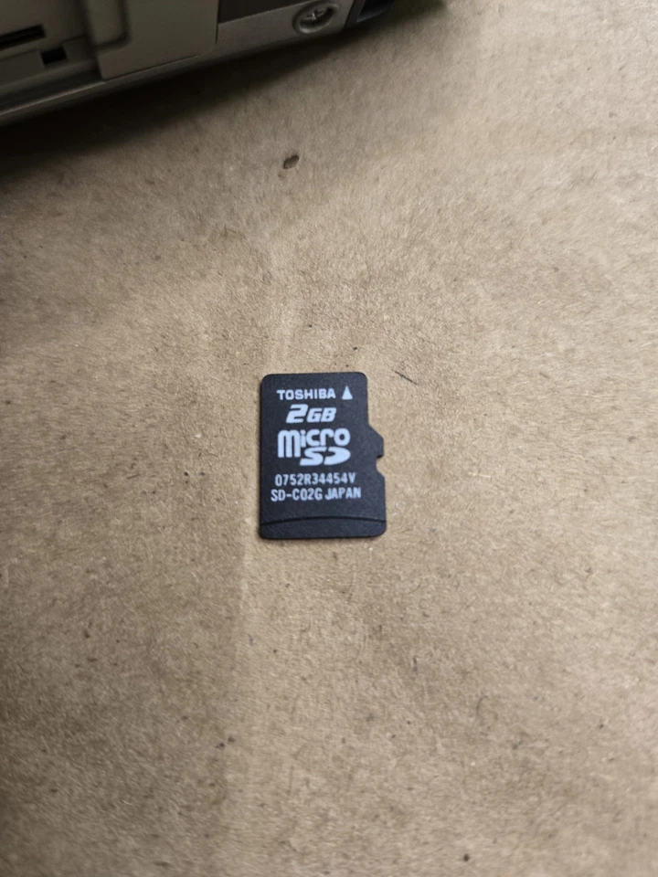 JVC Everio GZ-MG330HU 30GB HDD 35x W/remote + CU-VD20 Share Station No Charger - Image 4 of 4