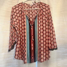 Crown & Ivy Bell Sleeve Blouse Size XL Geometric Slit Neck w Tie Lace Trim 