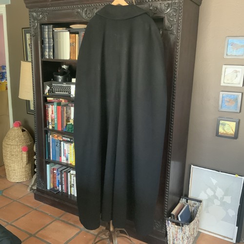 Vintage Black Wool Wippell Clergy Cloak - Cappa Nigra - 60” Long - Heavy Wool - Picture 10 of 17