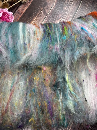 Hand Carded Scrappy Art Batt. Mixed Scraps Fibre Blend For Spinning Felting 43 - Picture 2 of 9