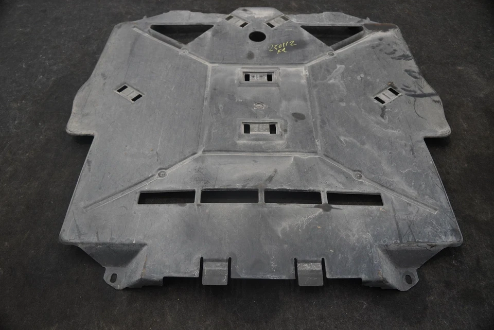 Protector de cubierta de panel protector de bandeja inferior delantera 99650452702 Porsche 911 996 Foto 3 de 4