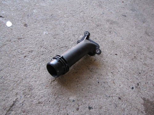 BMW 1er F20 F21 116d 118d 120d Anschlussstutzen Zylinderkopf 7810707