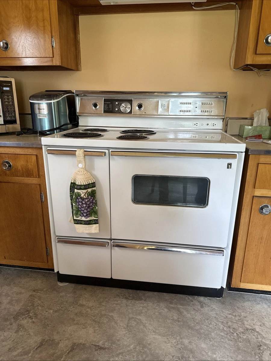 Vintage Ge Stove In Collectible Large Kitchen Appliances for sale