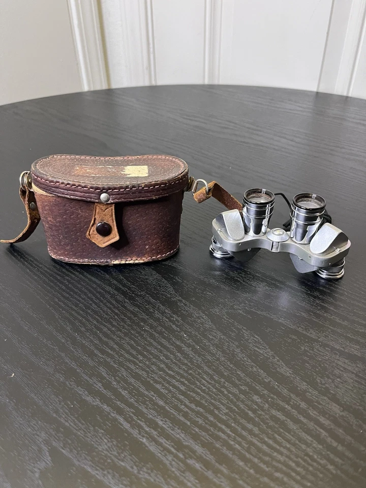 Binoculares compactos vintage Queen 7x18 recubiertos de cromo con estuche Foto 2 de 4