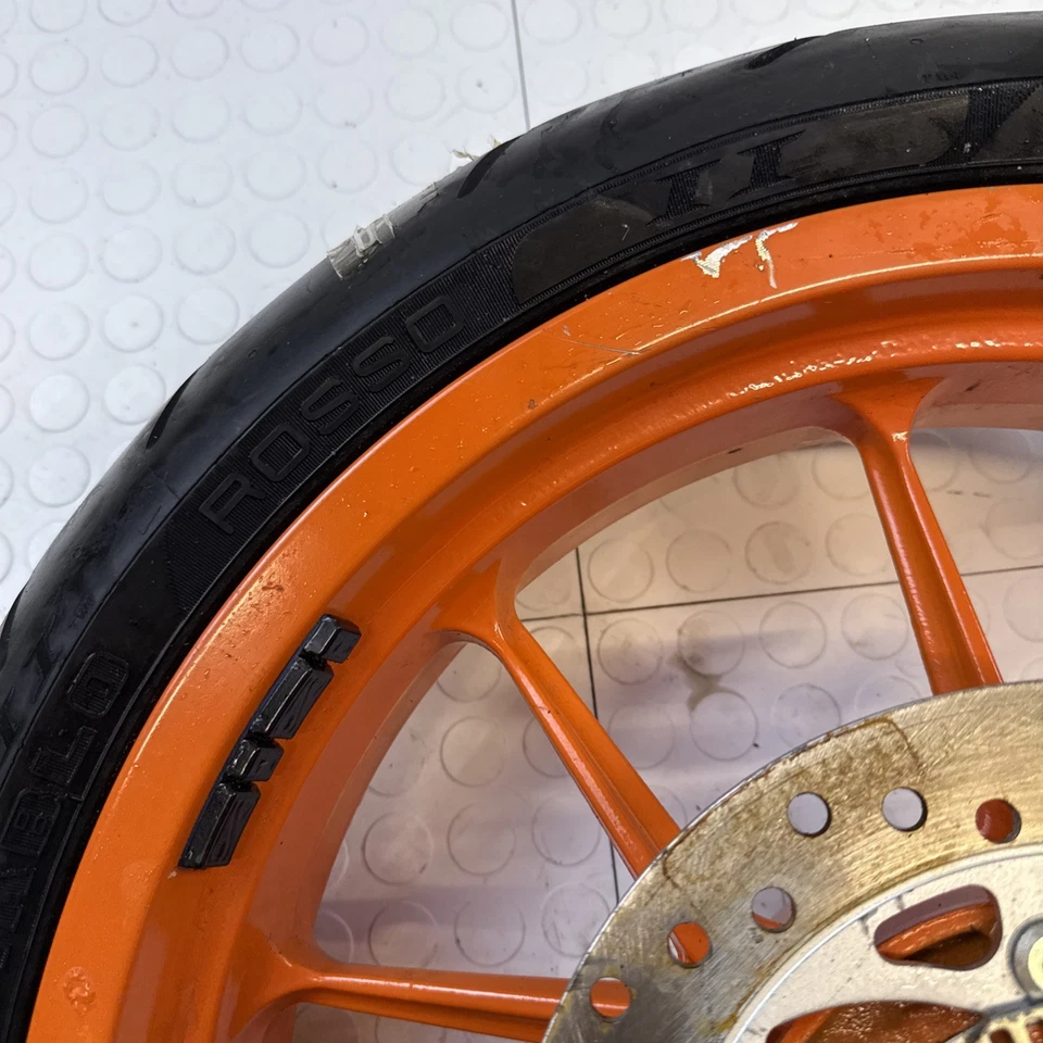 Llanta trasera KTM 390 RC 2015-2018 neumático rotor eje perno recto Foto 4 de 4