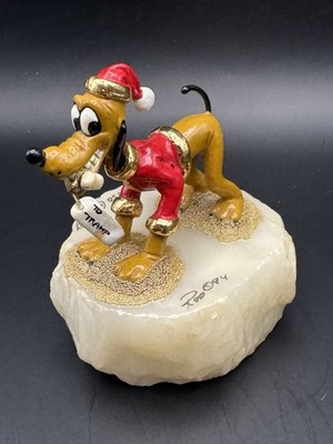Disney s Ron Lee Sculpture  Pluto Giving Tramp A Bone  Limited Edition 1994