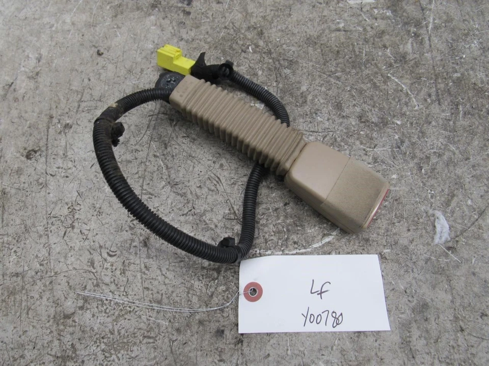 2011 2016 Hyundai Equus left driver front seat belt buckle latch end tan OEM — 第 2/4 张图片