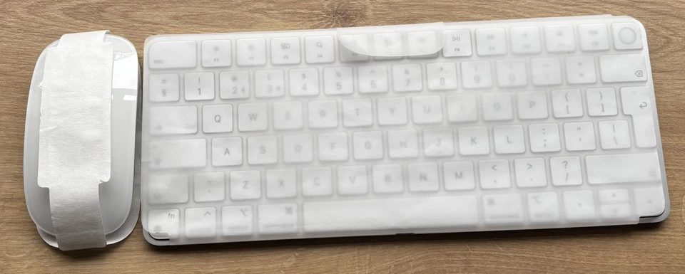 Genuine & Brand New Apple Wireless Keyboard with Touch ID & Magic Mouse Set - Image 3 of 4