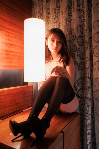 Ayaka Kawakita Photo Collection 'Utakata no Hana' Photobook 9784823607509 JAV - Foto 6 di 7