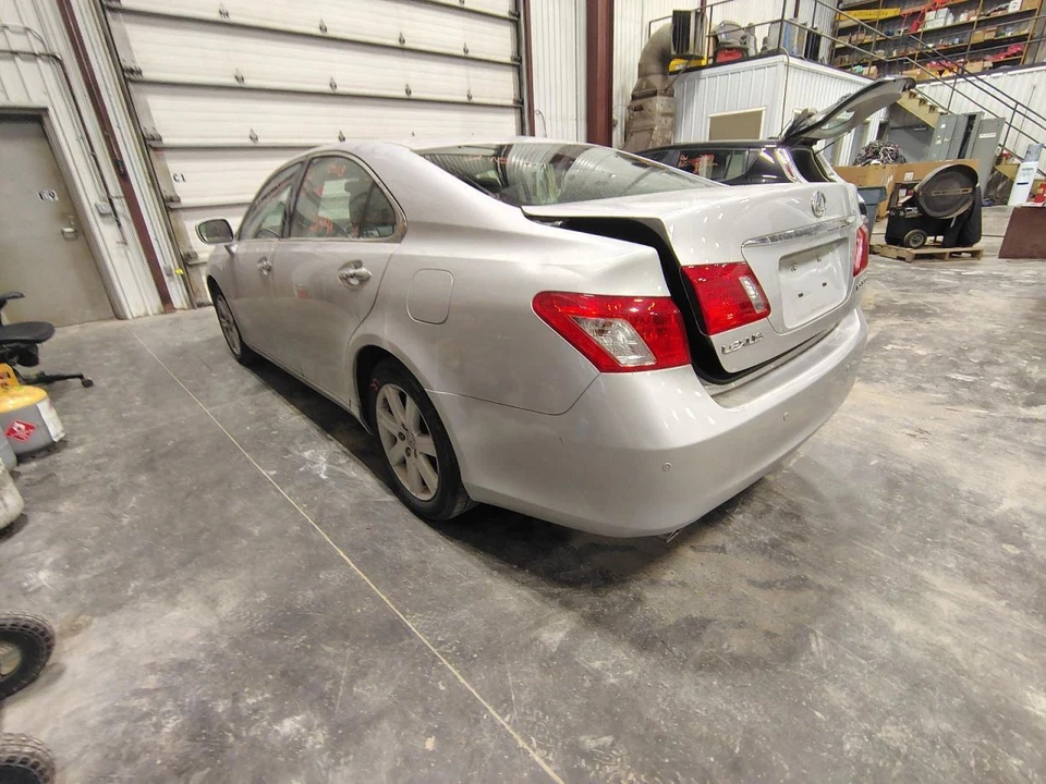 07 - 09 LEXUS ES350 Radio E823734 - Image 3 of 4