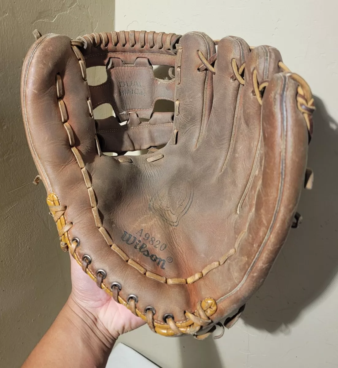 Vintage Wilson A9820 Leather Baseball Glove 13