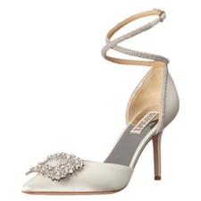 Badgley Mischka Women's Saint Pumps Soft White Size 8M New with Defects