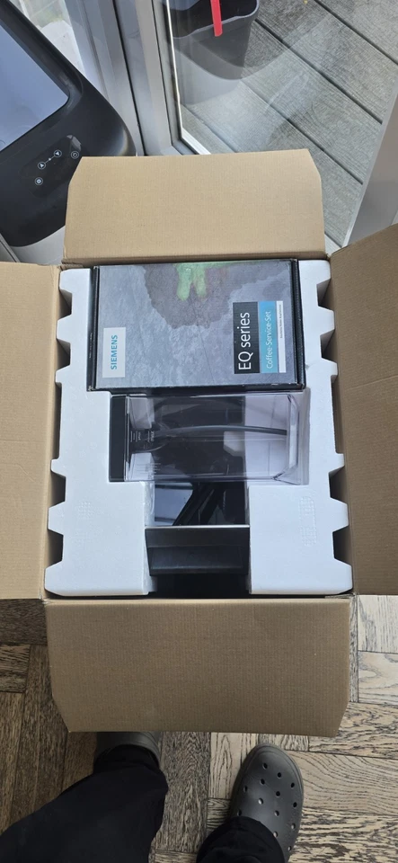 Siemens EQ9 S300 Coffee Machine, Silver/Black, Bean-to-Cup - Image 3 of 4