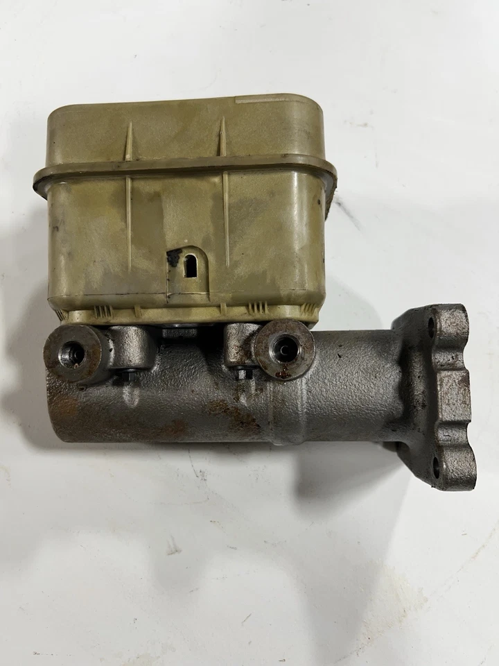 Chevrolet/GMC 1983-1990 camión de servicio mediano cilindro maestro Foto 2 de 4