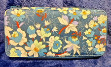 Vera Bradley Large Pill Medicine Case Zips Blue Floral 9x5