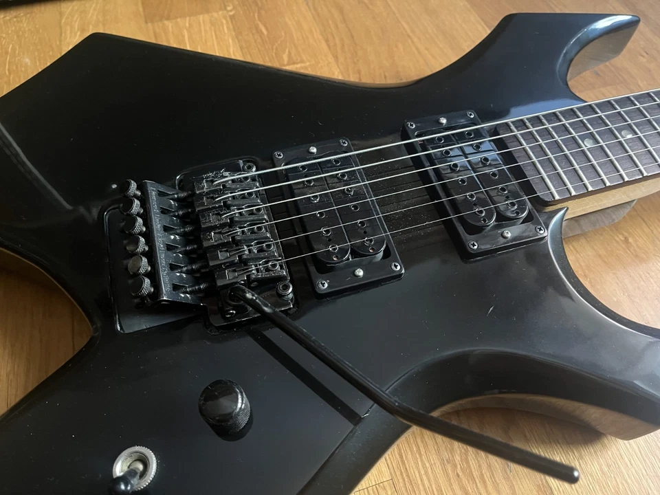 B.C. Rich Warlock NJ Series 1988 Japan Black Floyd Rose w/ reverse headstock - Imagen 2 de 4