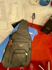 Fender Deluxe Gig Bag für E-Gitarren Gitarrentasche mit Gurten