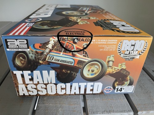 Team Associated RC10 Classic 40th Anniversary Kit 6007 - Radio Control Buggy - Picture 7 of 8