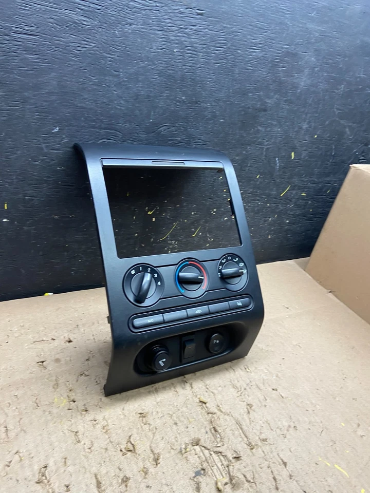 2004年至2008年福特F150无线电气候仪表板边框环绕黑色T8683 DG — 第 3/4 张图片