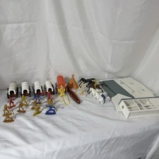 Lot Plastic Cowboys Indians Figures Western Soldiers Ranch House Horses Canoe
