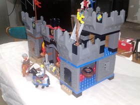 2004 VINTAGE LEGO DUPLO 4777 KNIGHTS CASTLE INCOMPLETE(READ DETAILS) HTF GUC