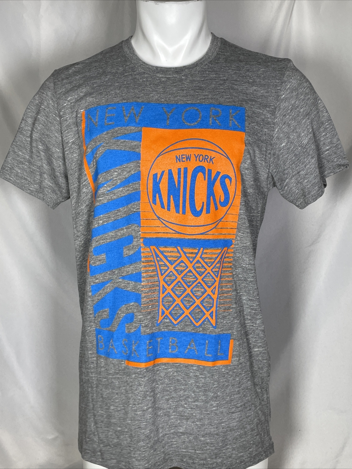 New York Knicks Basketball Junk Food Grey Logo T-Shirt Men's LARGE