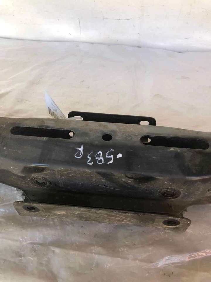 Barra de amortiguador de impacto de refuerzo de parachoques trasero Saturn S Series SL1 2002 FABRICANTE DE EQUIPOS ORIGINALES Foto 3 de 4