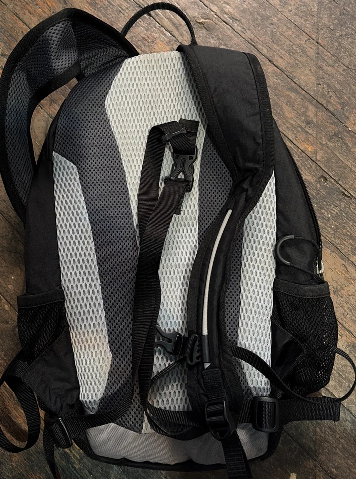 Mochila Pequeña Deuter Speed Lite 15 380 Negra Senderismo GORP Exterior Ligera Foto 3 de 4