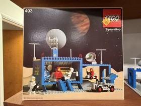 LEGO Space: Space Command Center (Craterplate version) 493-3 RARE and COMPLETE