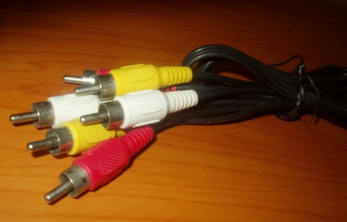 3 RCA plugs to 3 RCA plugs 42 inch cable - Picture 2 of 3