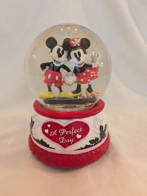 Mickey and Minnie Mouse Snow Globe: A Perfect Day 