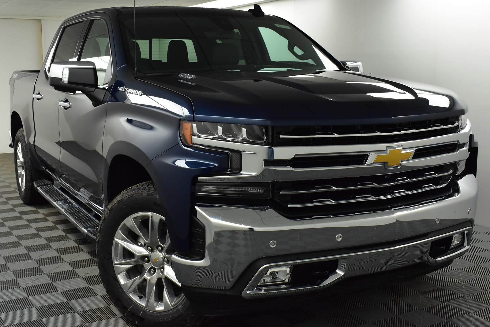 2020 CHEVROLET SILVERADO K1500 Diesel 2020 CHEVROLET SILVERADO DIESEL LTZ Crew Cab 4x4