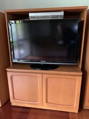 Tv Cabinet Hardwood Originally From Myer Cabinets Gumtree