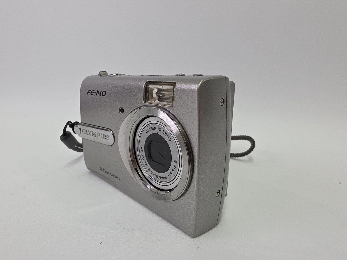 OLYMPUS FE-140 Compact Digital Camera 6.0MP Silver Flash Good