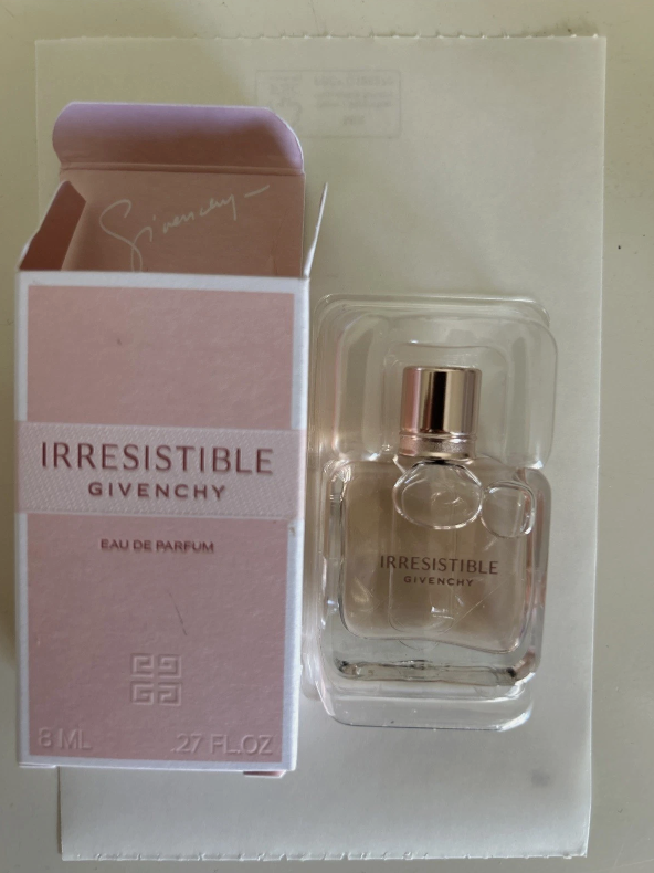Givenchy Irresistible Eau de Parfum(Sample Size) 8ML\0.27-Authentic NIB UNsealed