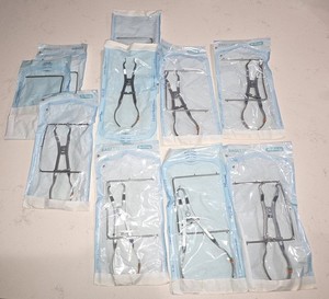 Rubber Dam Forcept And Frame  Hu Friedy Quantity 7