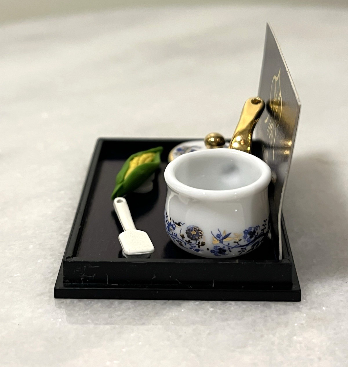 Reutter Porcelain Blue Onion Pot W/Spatula & Corn Dollhouse Miniature 1:12