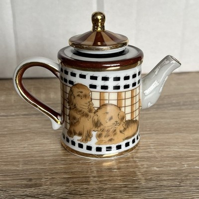 Vivian Chan 2001 Golden Retriever Dogs Miniature Ceramic Teapot Maxwell Williams