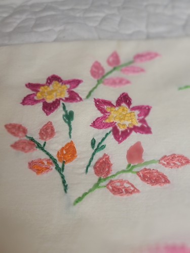 Embroidered Vintage Pullow Cases Set Of 2- Read!!! Cottage- Core- Flowers - Picture 8 of 8