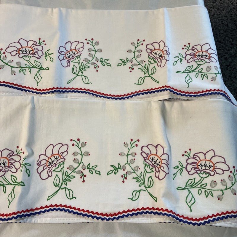 Vintage Paint Embroidered Pillowcases Pair Queen 19x31 Floral ric rak edge 93