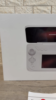 AYANEO FLIP DS 8840U 32GB 2TB (充電不可)ケース付 二画面Windows携帯ゲーム機「AYANEO FLIP DS」