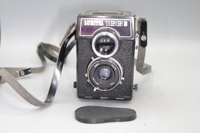 Lubitel 166B LOMO 120 TLR Camera – 75mm f/4.5 Lens, Medium Format